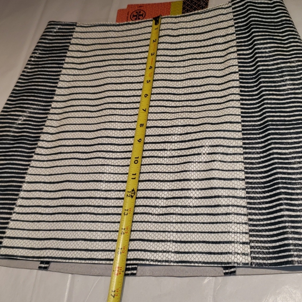 Tory Burch NEW Skirt Stripe Embossed Leather Mini NWT Women's 4 🎉HP🎉 - Picture 8 of 16